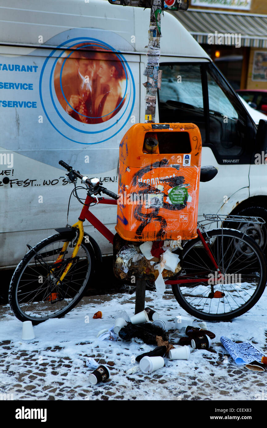 Broken rubbish bin in Boxhagener Platz Berlin Stock Photo Alamy
