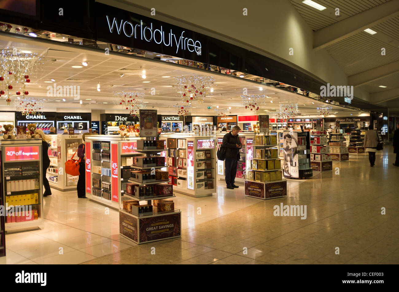 dh World Duty Free shop EDINBURGH AIRPORT EDINBURGH Scotland Airport shop alcohol and prefume department shops uk shopping Stock Photo