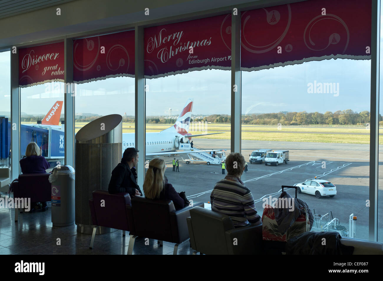 dh EDINBURGH AIRPORT EDINBURGH passengers departure lounge viewing