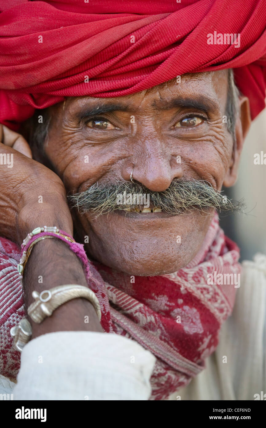 Indian men red turban hi-res stock photography and images - Alamy