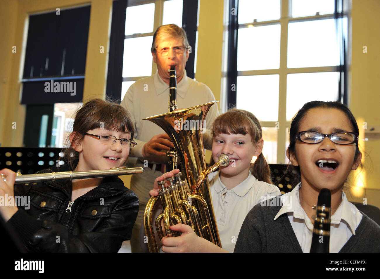 Violin orchestra children hires stock photography and images Alamy