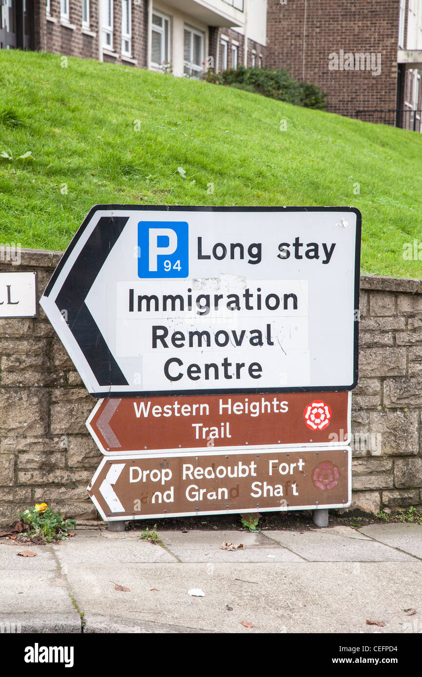 Immigration removal centre hi-res stock photography and images - Alamy