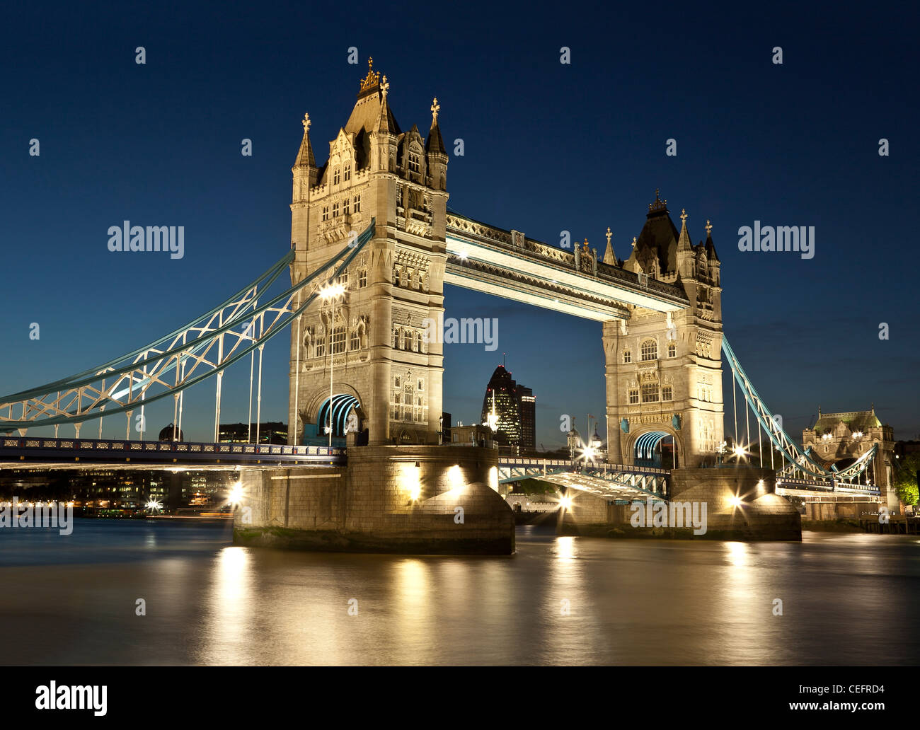 Tower Bridge on the River Thames at night Stock Photo