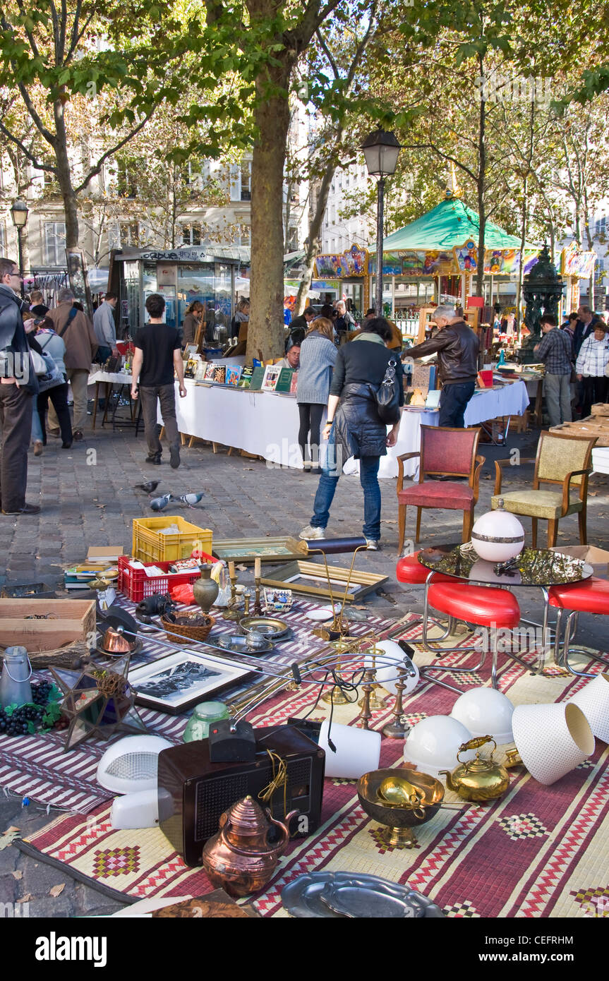 Flea market france hi-res stock photography and images - Alamy