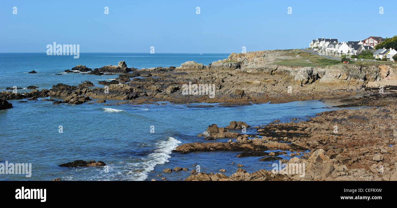Rocky coastline of the Côte sauvage near Le Croisic, Loire-Atlantique, Pays-de-la-Loire, France Stock Photo