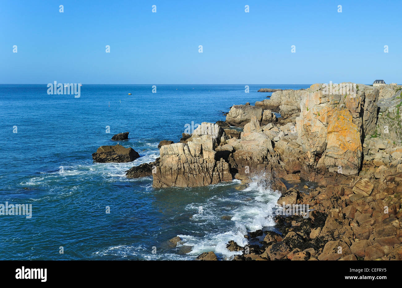 Sea cliff along rocky coastline of the Côte sauvage near Le Croisic, Loire-Atlantique, Pays-de-la-Loire, France Stock Photo