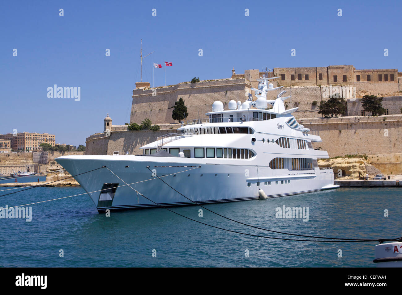 private yacht malta