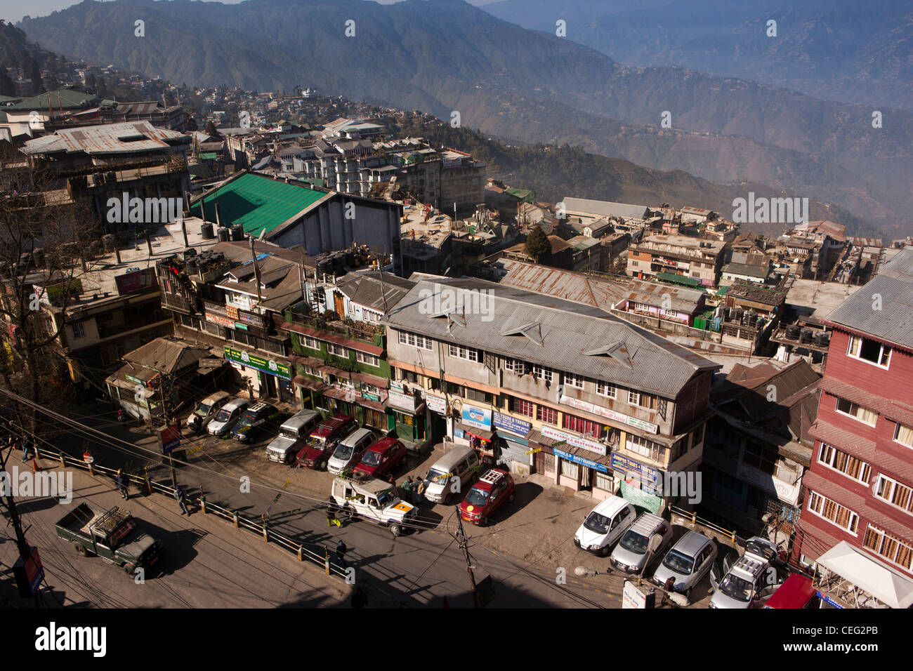 India, West Bengal, Darjeeling, Clubside, town centre shops on steeply sloping hillside Stock Photo