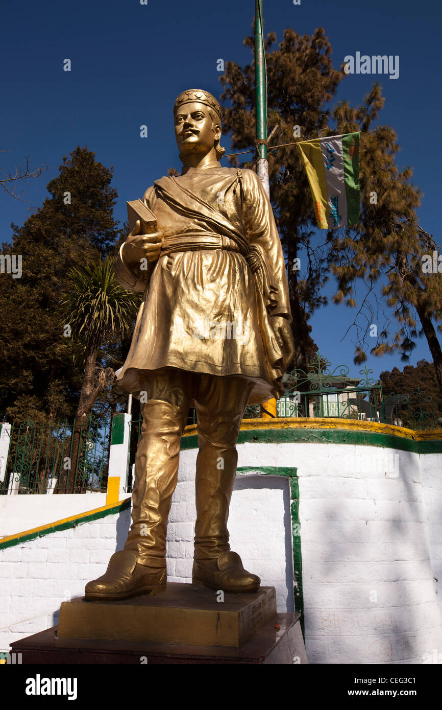 India, West Bengal, Darjeeling, Chowrasta, Nepali Poet Bhanubhakta Acharya gilded statue Stock Photo