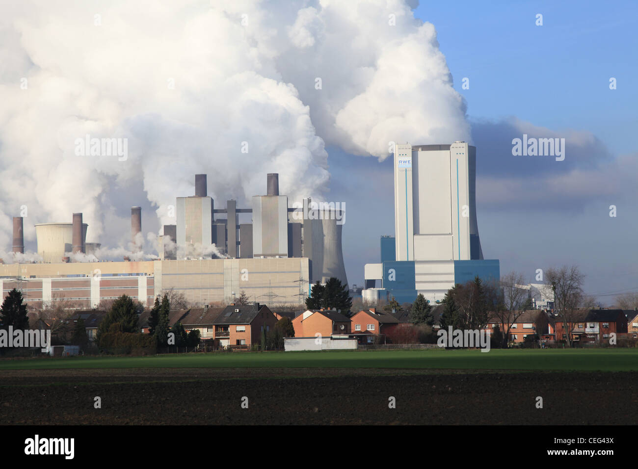 Braunkohle Kraftwerk, Power Station, Power Plant, Elektrizität, Germany, Deutschland, Sonne, blauer Himmel, schönes Wetter Stock Photo