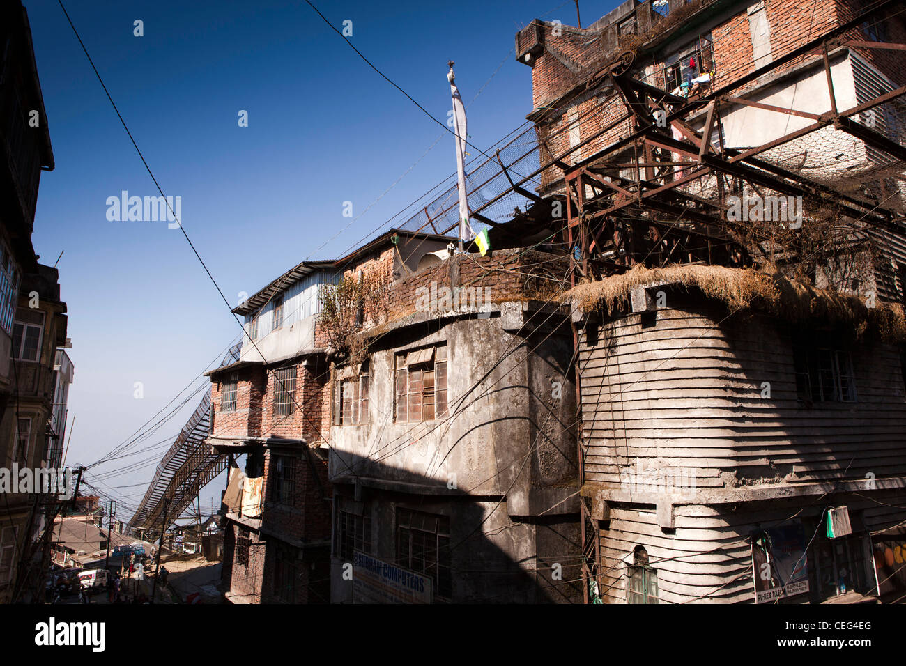 India, West Bengal, Darjeeling, Chowk Bazaar, Hill Cart Road, old goods ropeway closed in 1998 Stock Photo