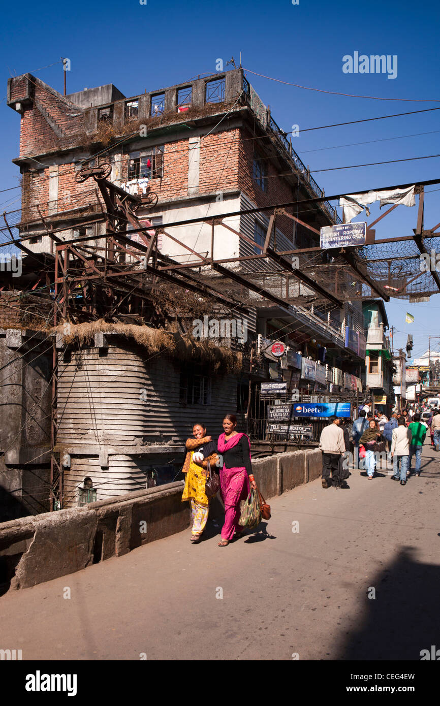 India, West Bengal, Darjeeling, Chowk Bazaar, Hill Cart Road, old goods ropeway closed in 1998 Stock Photo