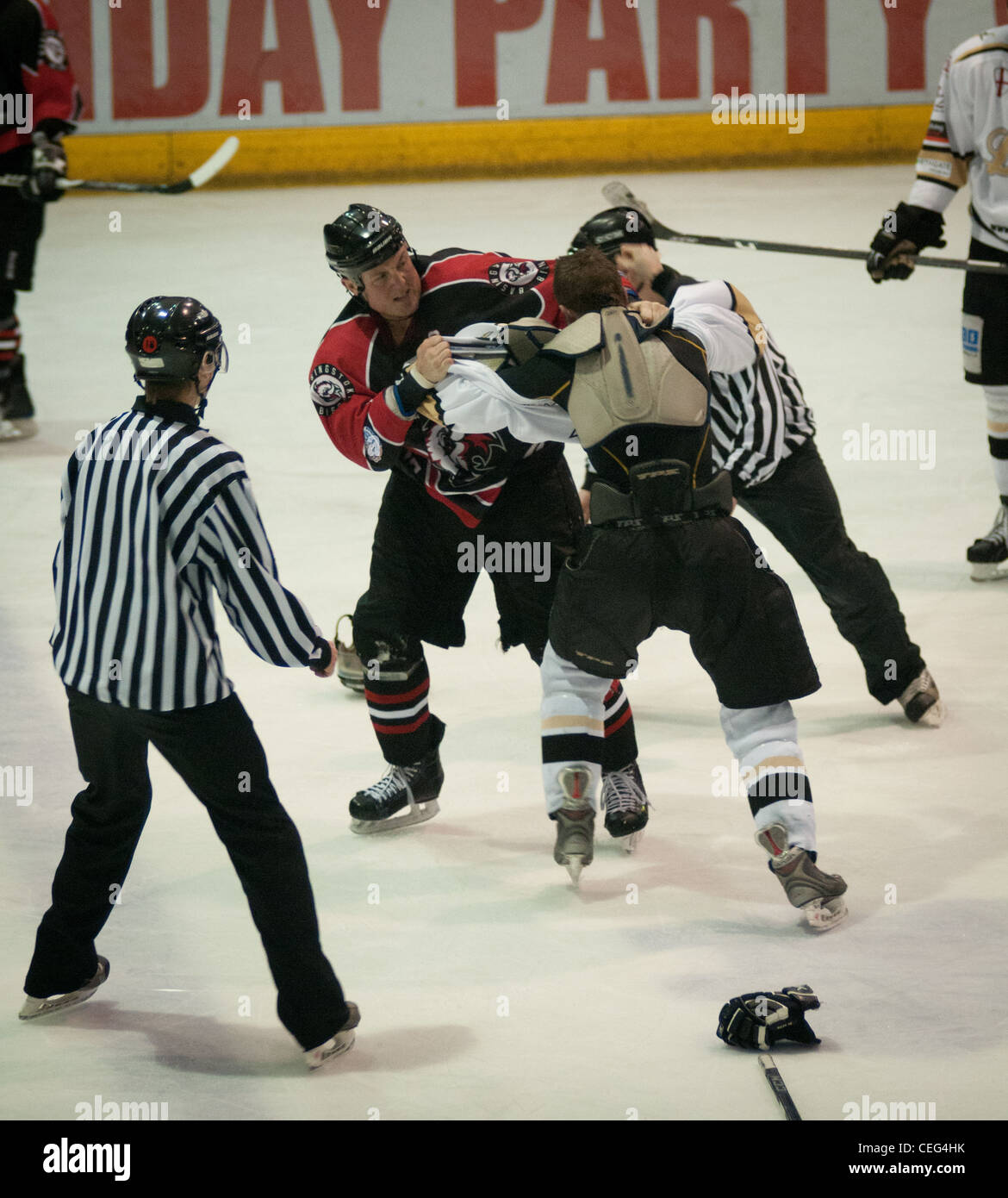 Fighting violence hires stock photography and images Alamy