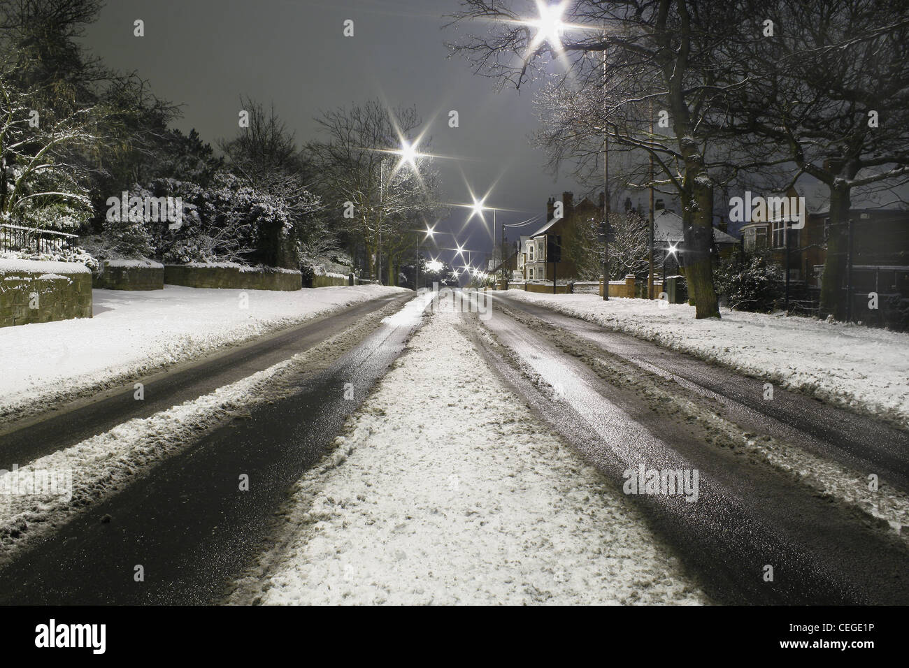 night time image of street in winter. Worksop, Notts, England, UK Stock Photo