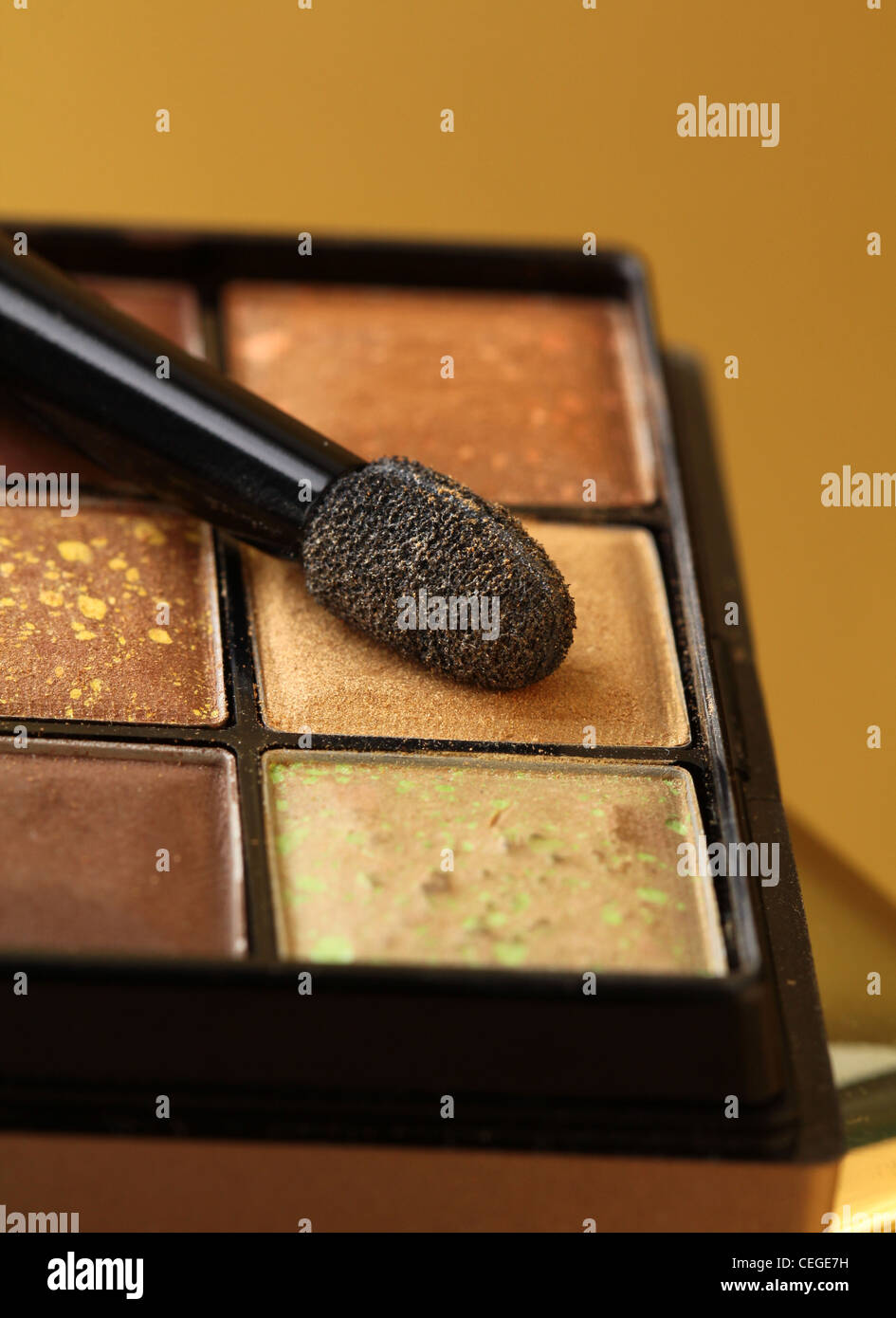 Eyeshadow palette hires stock photography and images Alamy