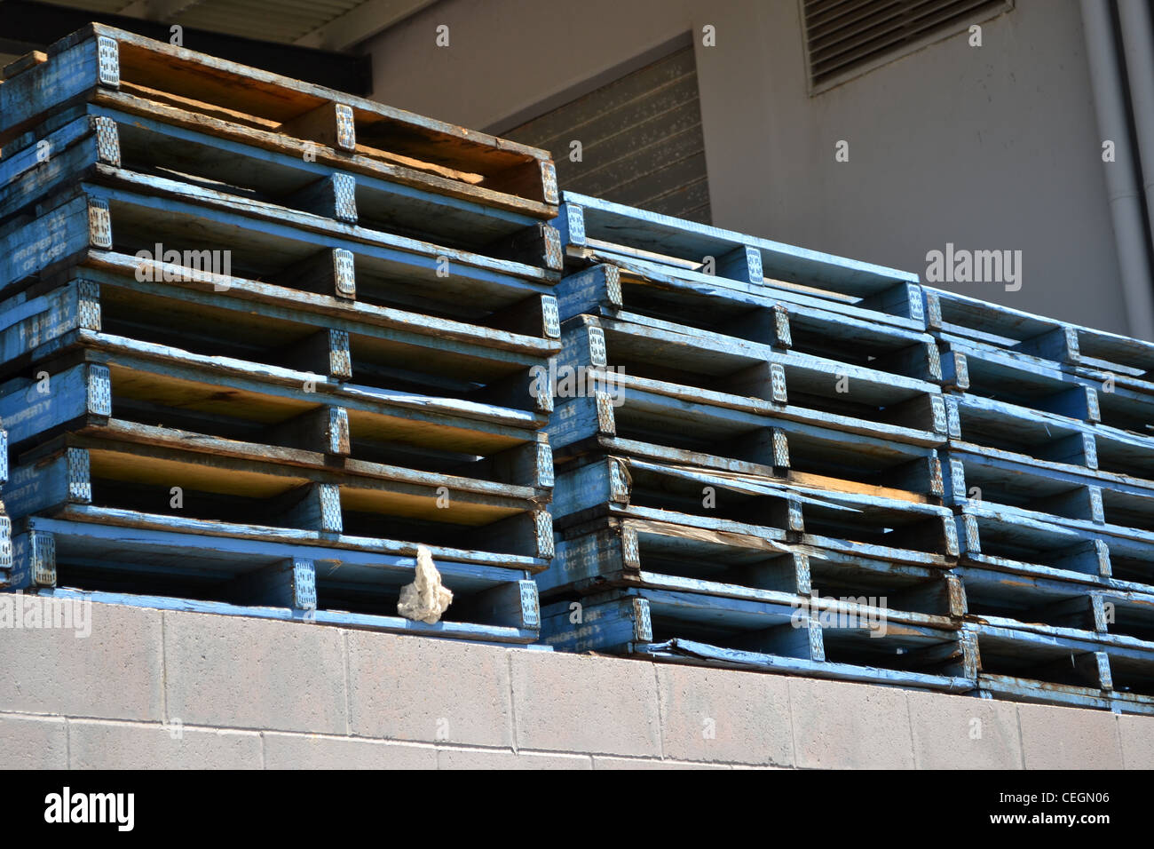Pallets Crates Boxes Packaging Forklifts Racking Stock Photo Alamy