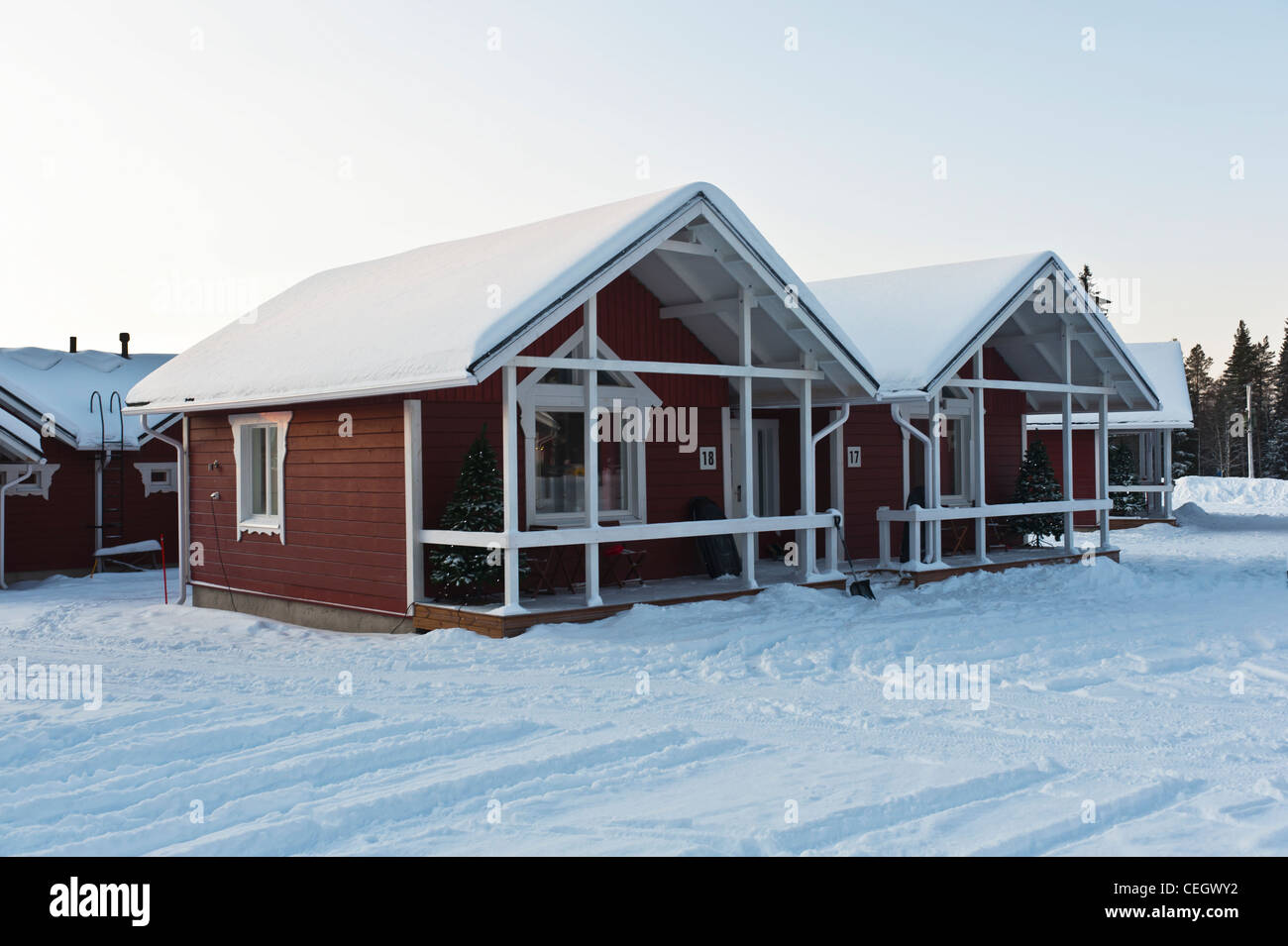 wooden house in Lapland in winter landscape Stock Photo Alamy