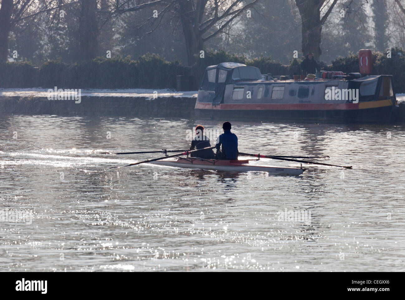 Rowing on the Thames at Oxford on a snowy winter morning 7 Stock Photo