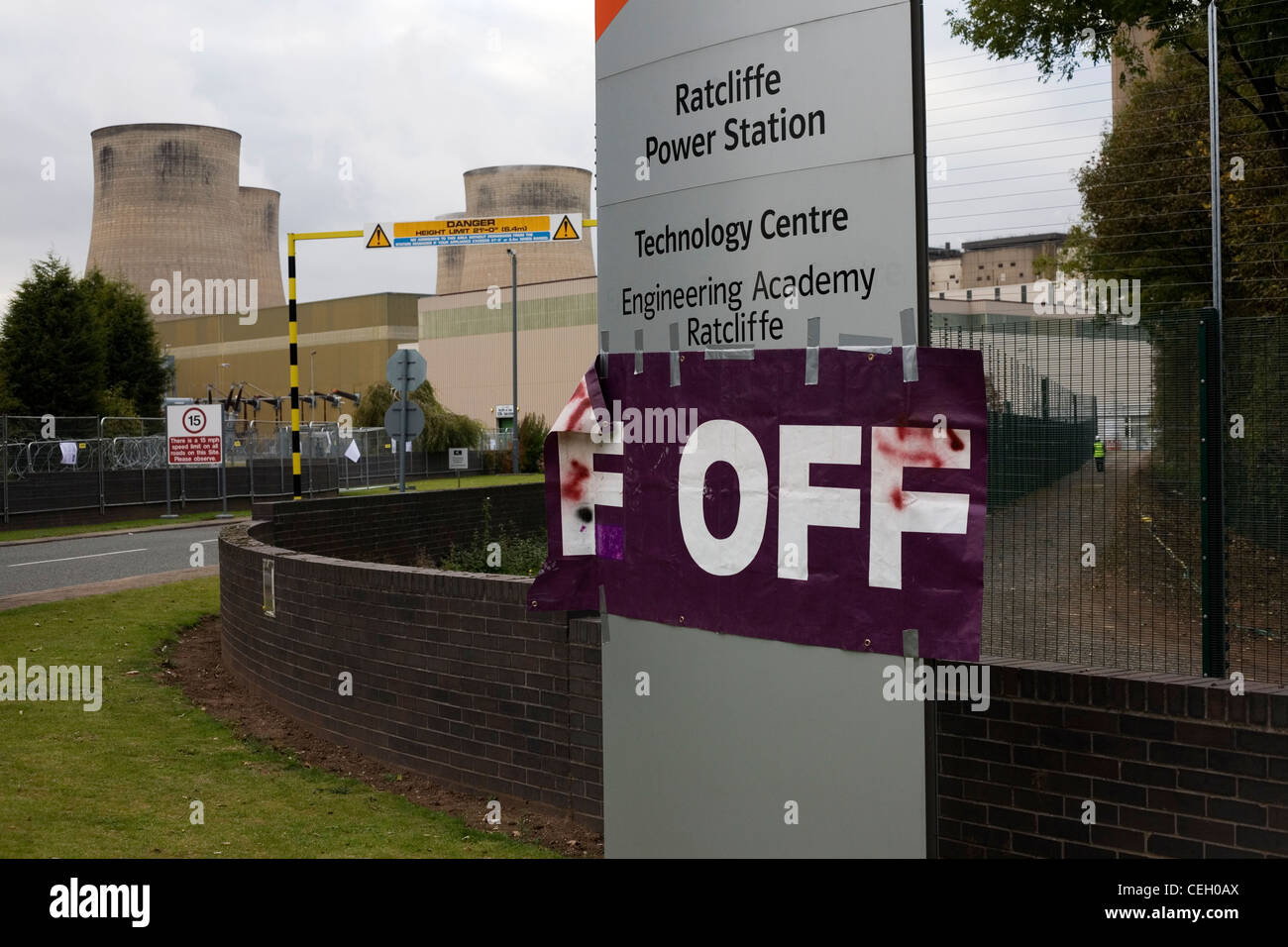 F Off Poster attached to Eon at Ratcliffe on Soar Power Station Climate Swoop Protest. Stock Photo