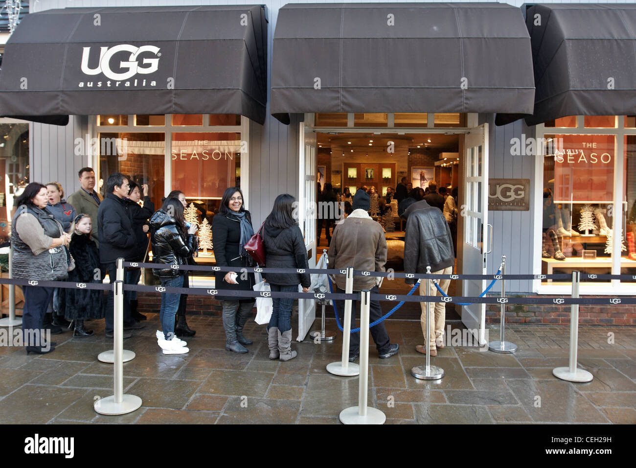 Shoppers at Bicester Village in the week before Christmas 2011 Stock Photo  - Alamy