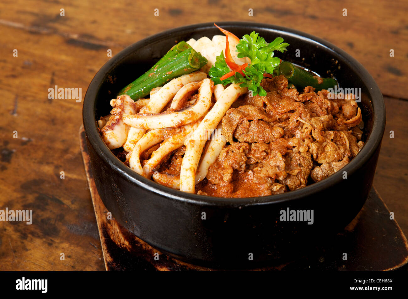 Korean beef with noodles and vegetables Stock Photo - Alamy