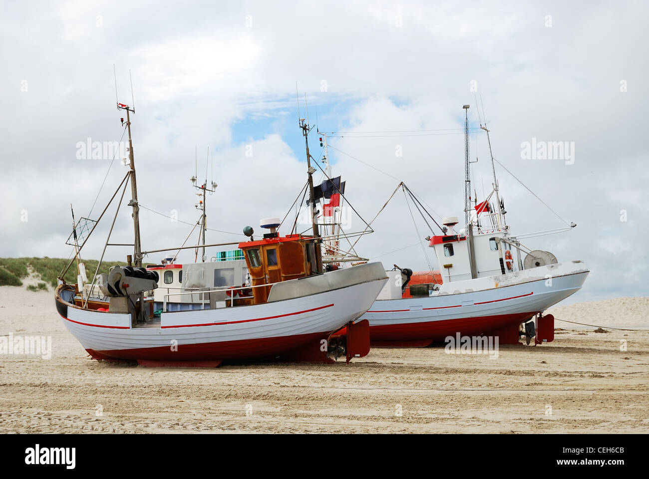 Boat launch beach fishing hi-res stock photography and images - Alamy