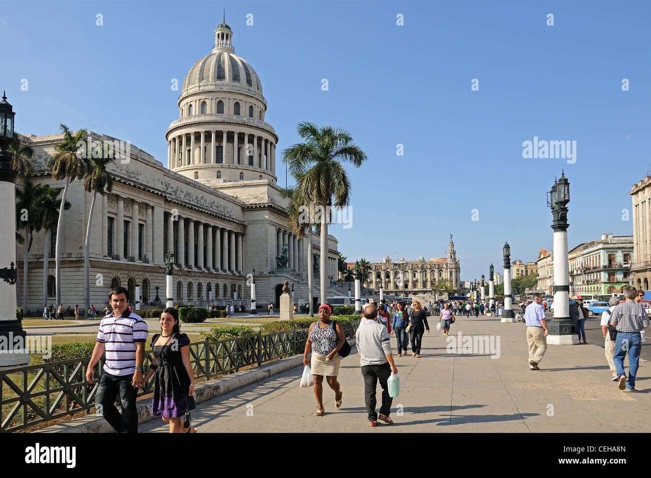 street scene in front of Capitol in old town of Havanna, La Habana, capital  city of Havana, Cuba, Caribbean Stock Photo - Alamy, image size:1300x955