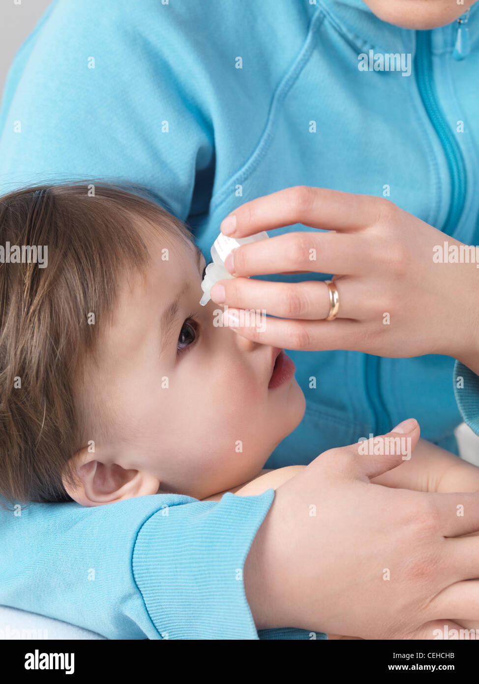 Prescription eye drops hires stock photography and images Alamy