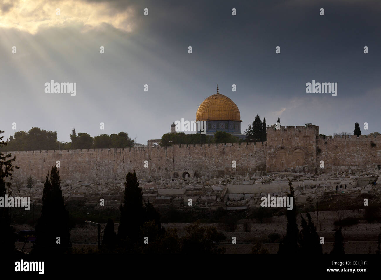 A view over the Old City of Jerusalem from the Mount of Olives Stock ...