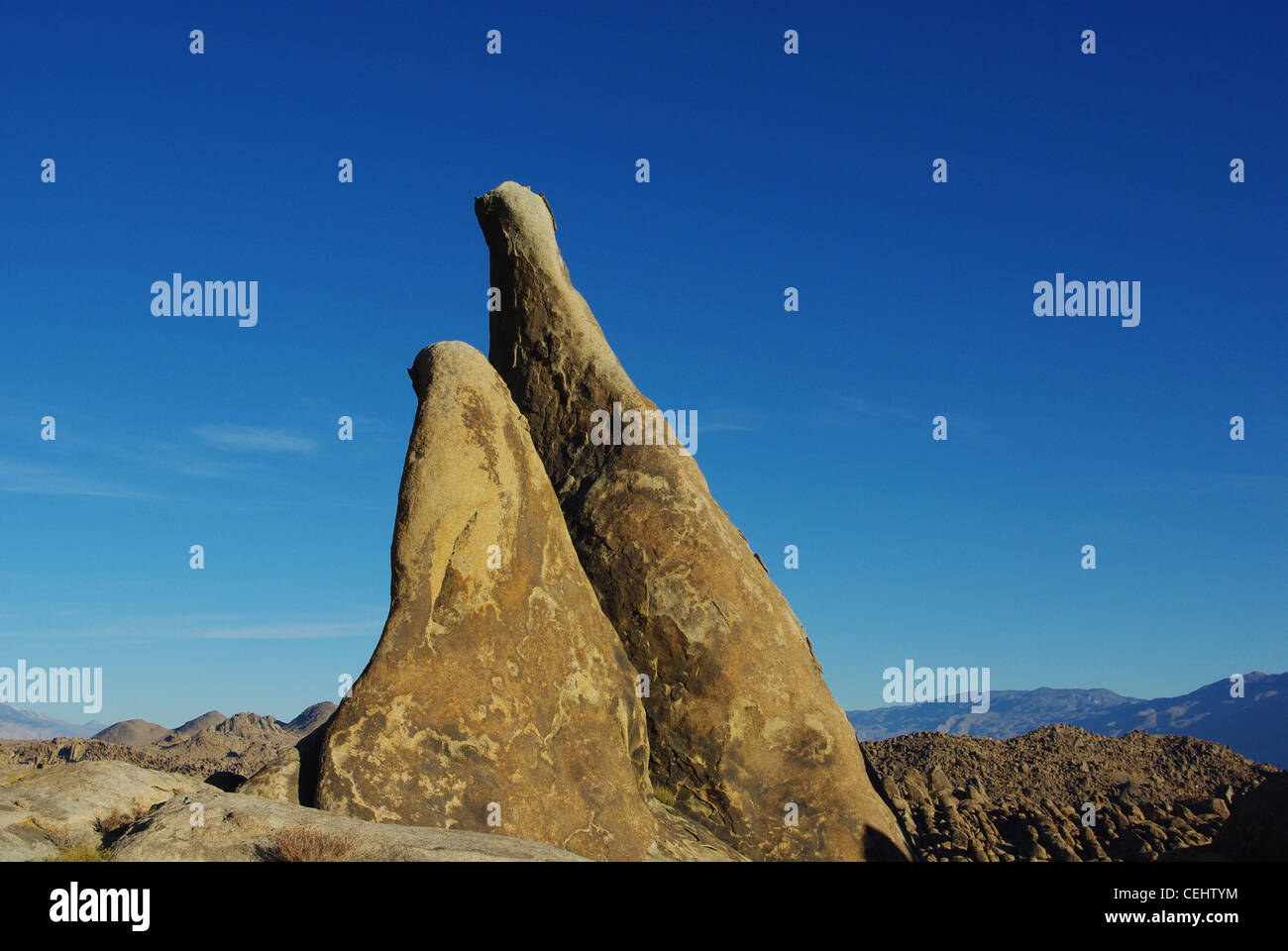Bizarre rocks and mountains, Alabama Hills, California Stock Photo - Alamy