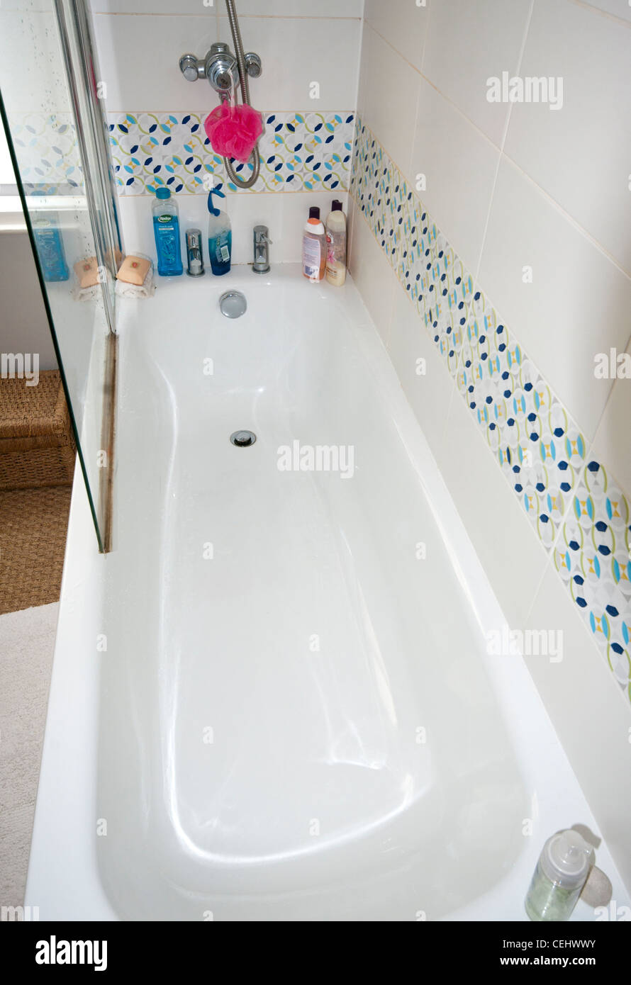 Empty Bathroom Bath Stock Photo Alamy