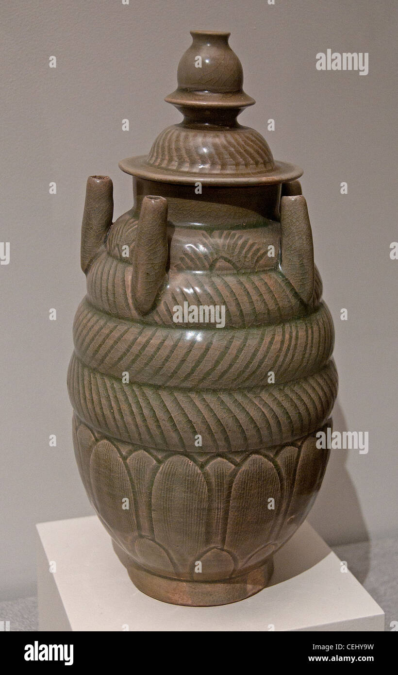Funeral urn South China Zhejiang Chinese Longquan Song Dynasty South end of 12 Century China Stock Photo