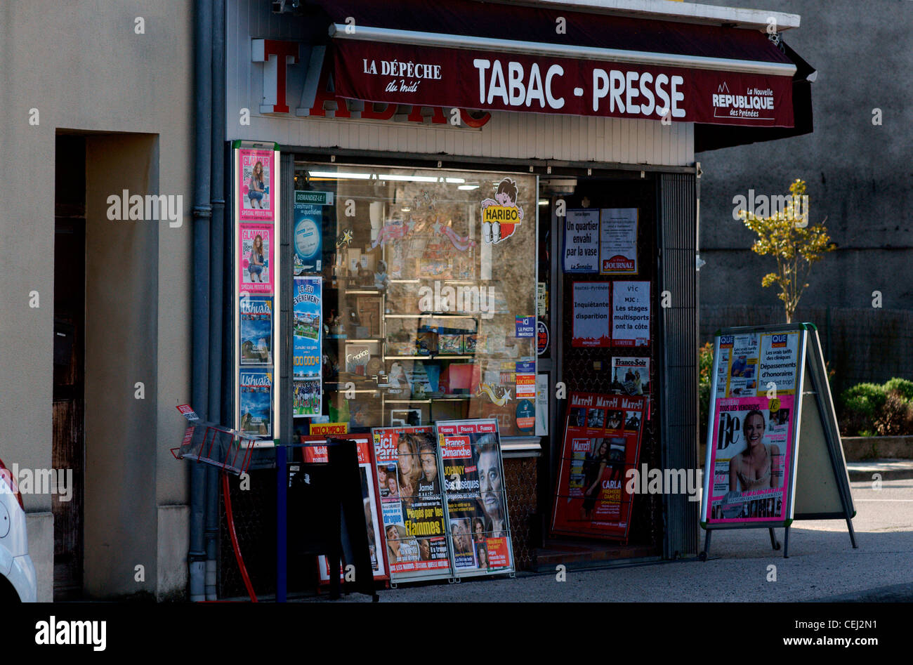 French Tabac shop Vic en Bigorre Hautes-Pyrenees France Stock Photo - Alamy