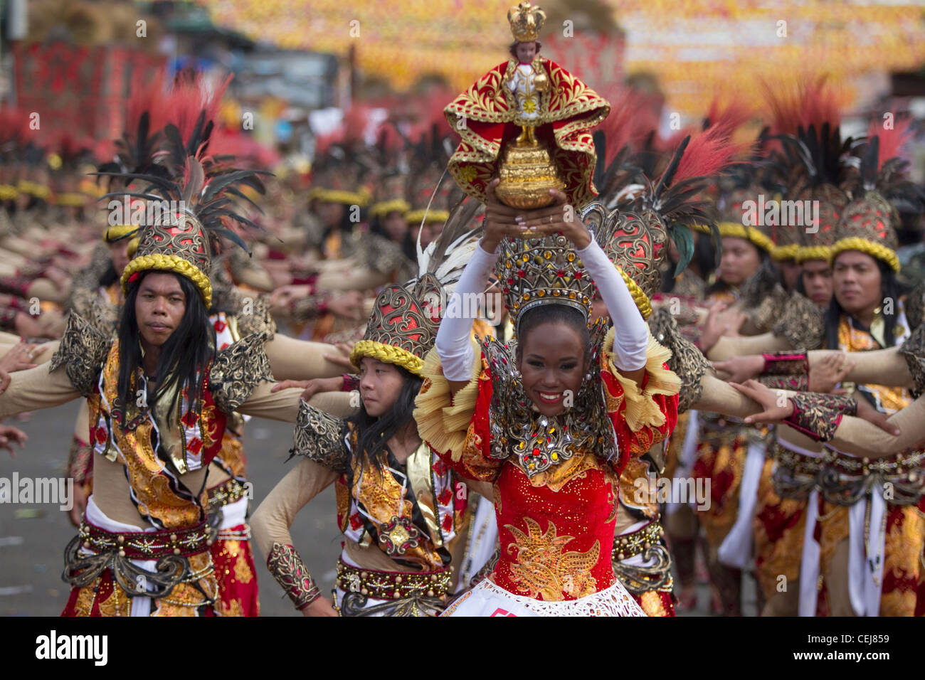 Sinulog Festival Queen 2012 performs with her dance group in Grande Parade Stock Photo