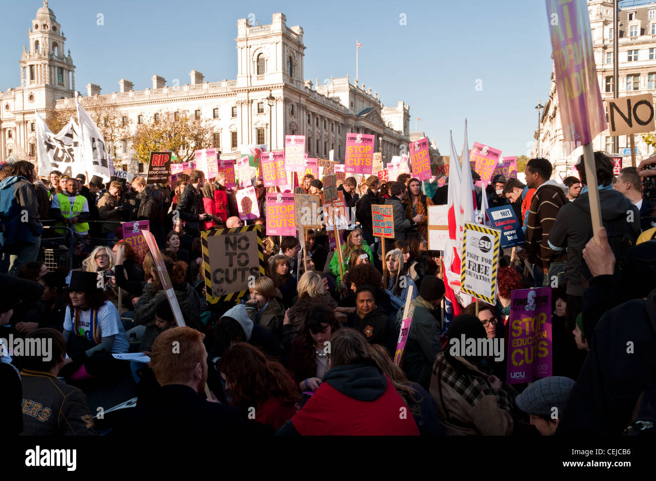 Sit down protest hi-res stock photography and images - Alamy