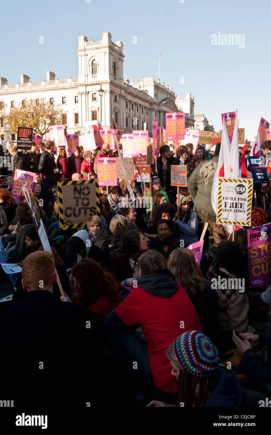 Student sit-down protest on NUS demonstration against tuition fee rises ...