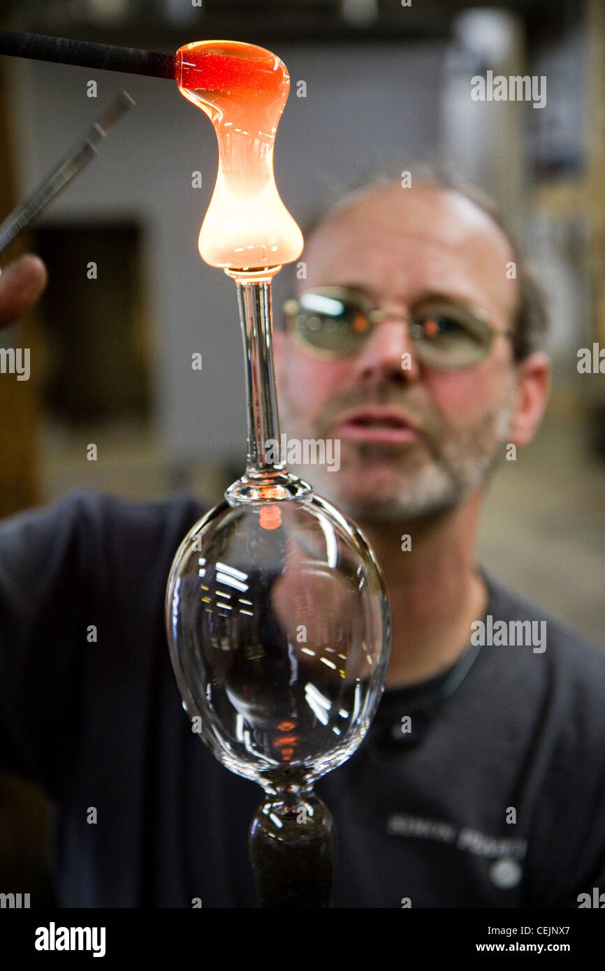 Simon pearce glass blowing hires stock photography and images Alamy
