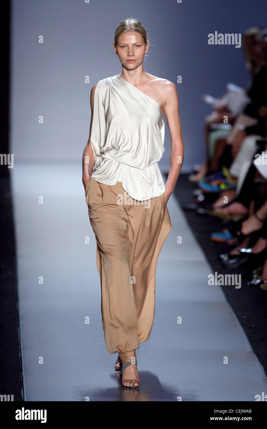Wear Spring Summer Model wearing 