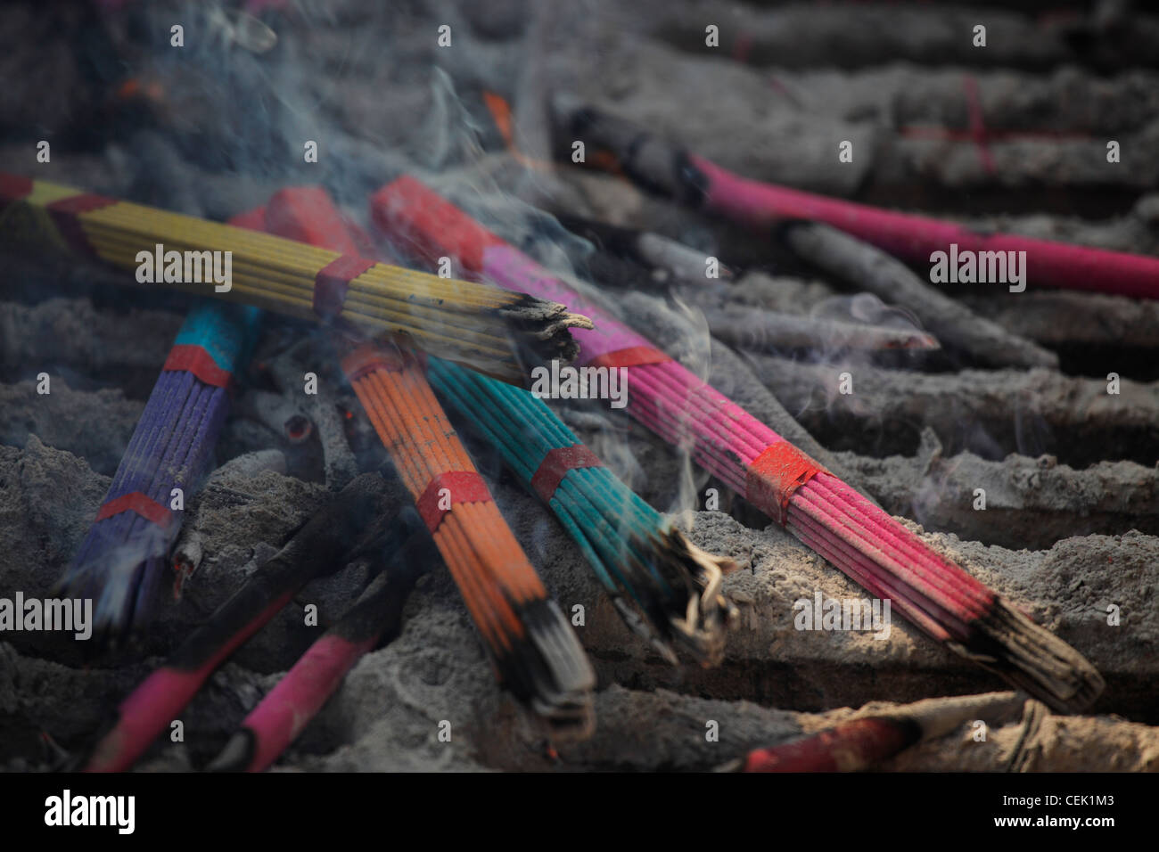 Chinese incense sticks at temple hi-res stock photography and images ...