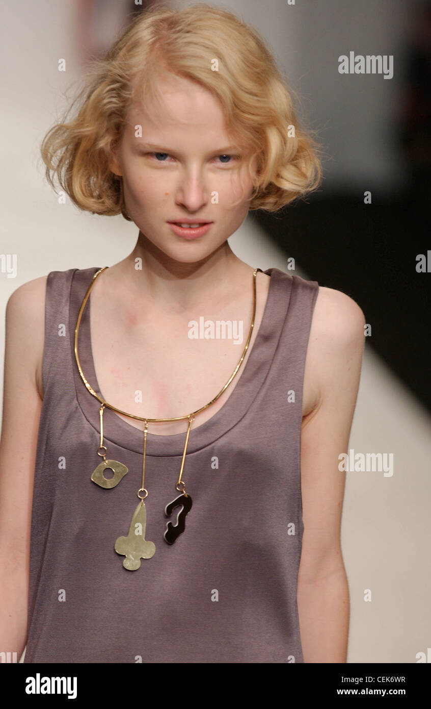 Gibo London Fashion Ready To Wear Spring Summer Model Short Wavy