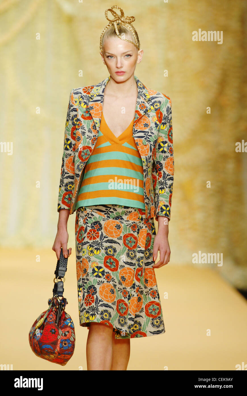 Clements Ribeiro London Ready To Wear Spring Summer Model blonde ...