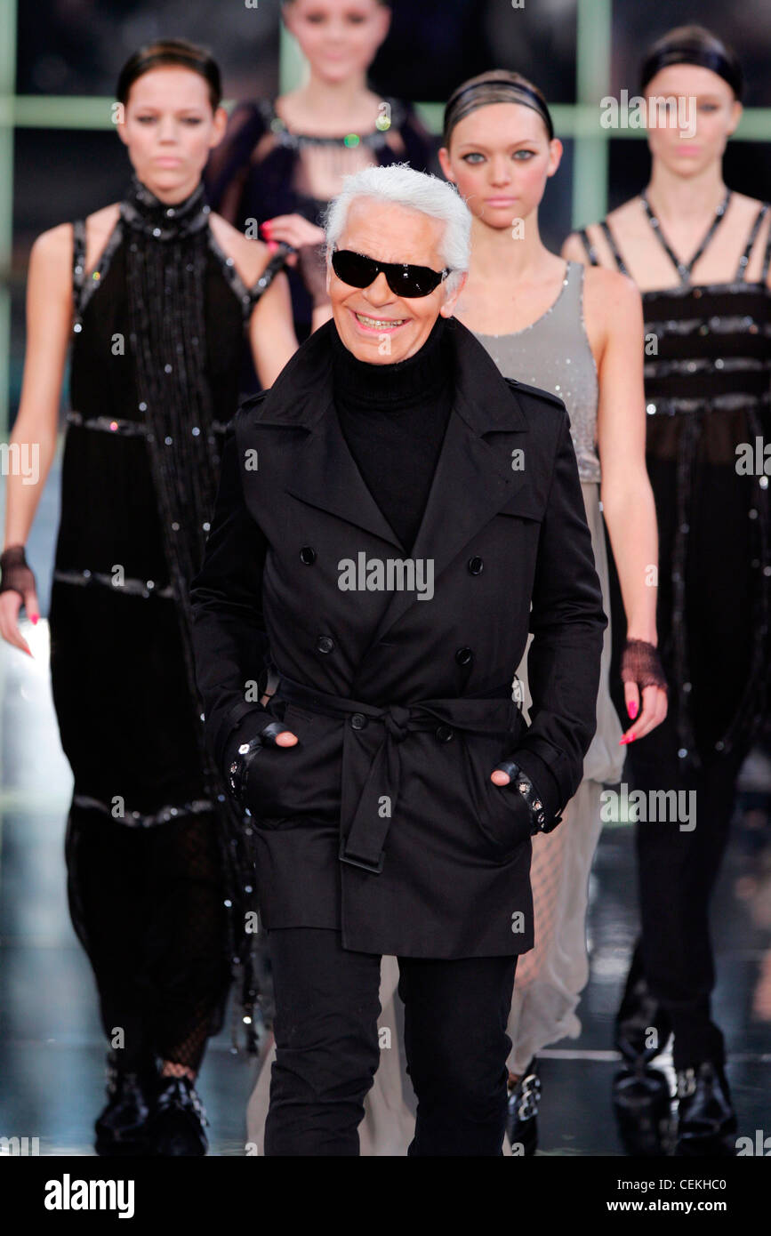 Chanel Paris Ready to Wear Autumn Winter Fashion designer Karl
