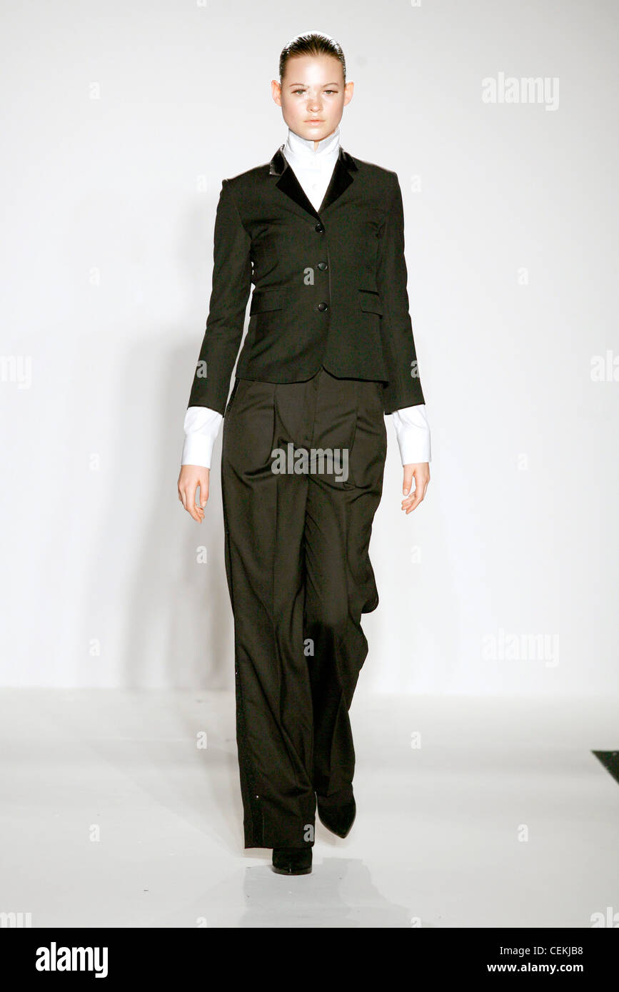 Jens Laugensen London Ready to Wear Autumn Winter Model Behati Prinsloo ...