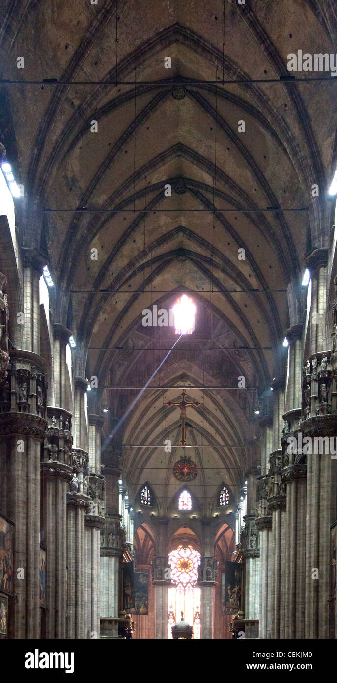 Duomo milano nave hi-res stock photography and images - Alamy