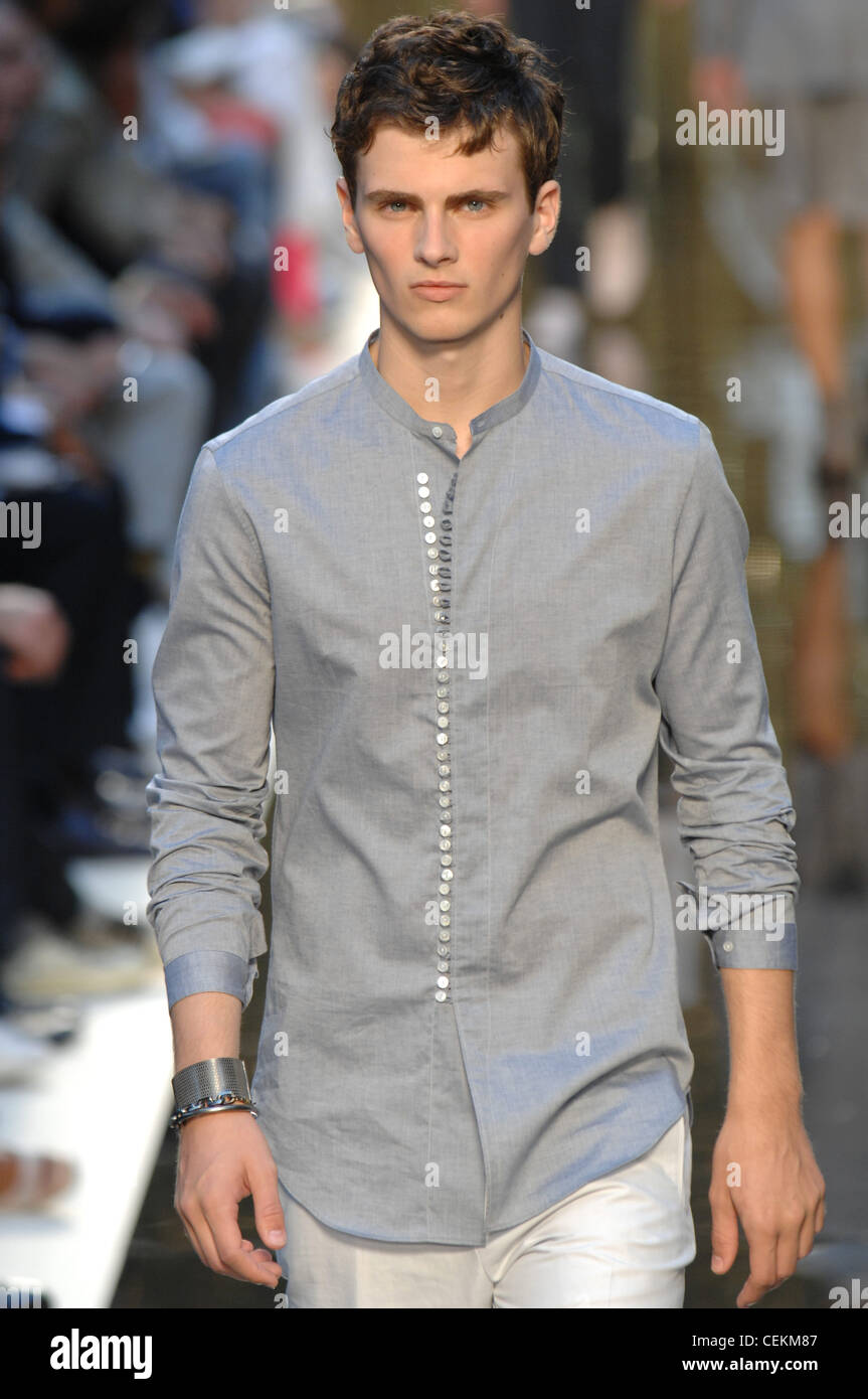 grey collarless shirt
