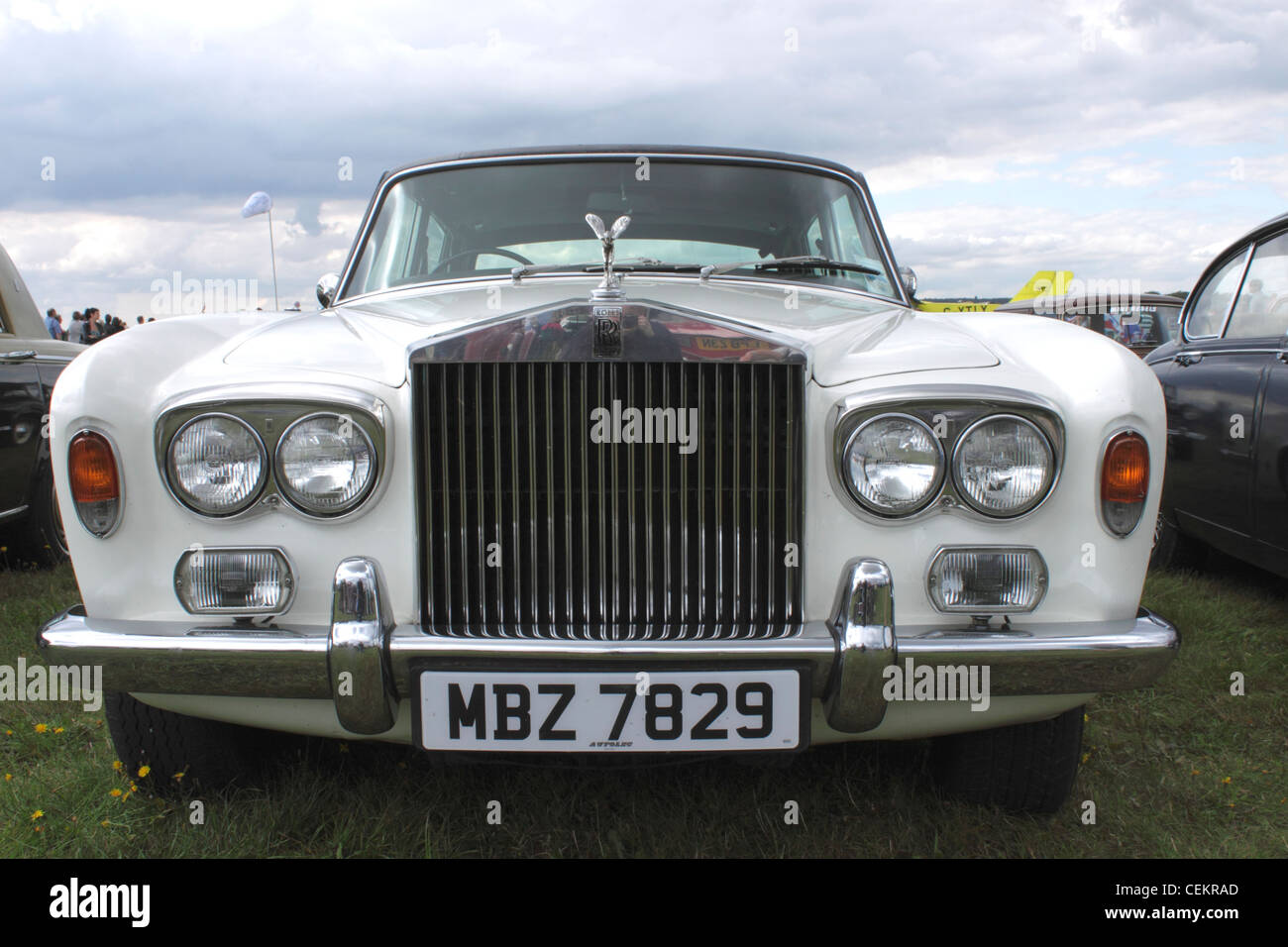 Xế cổ siêu sang RollsRoyce Silver Cloud II Drophead Coupe chuẩn bị về Việt  Nam