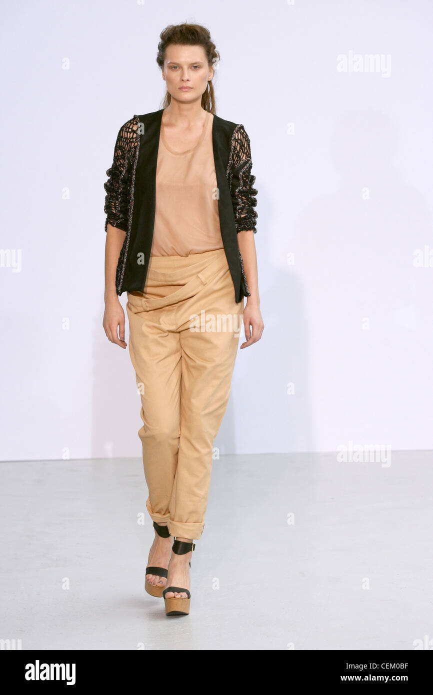 Spring chloe runway, How to jean wear shorts in winter Dress custom socks, How to black make lipstick wearable