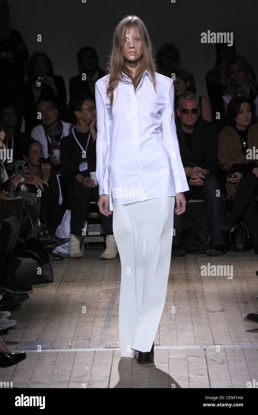 Maison Martin Margiela Paris Ready to Wear Spring Summer 2011 Stock ...