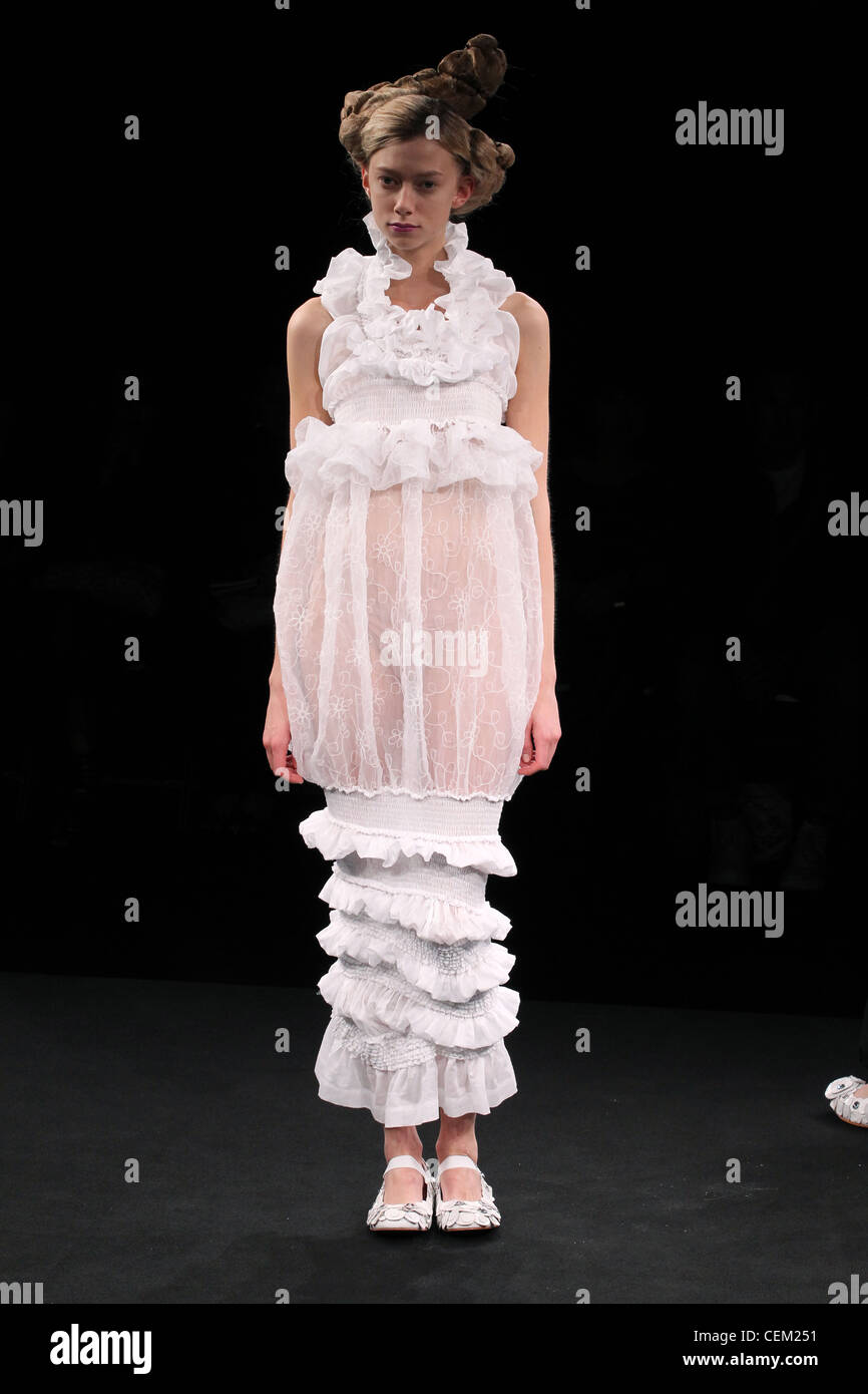 A look from Comme des Garçons' Spring 2023 Show. Photo Credit