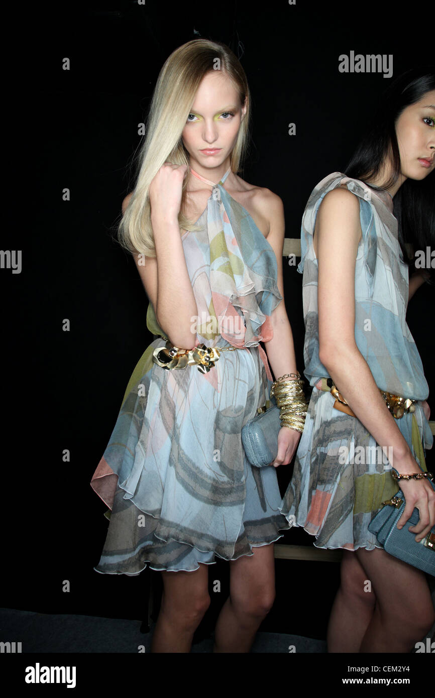 Elie saab paris backstage spring hi-res stock photography and images ...